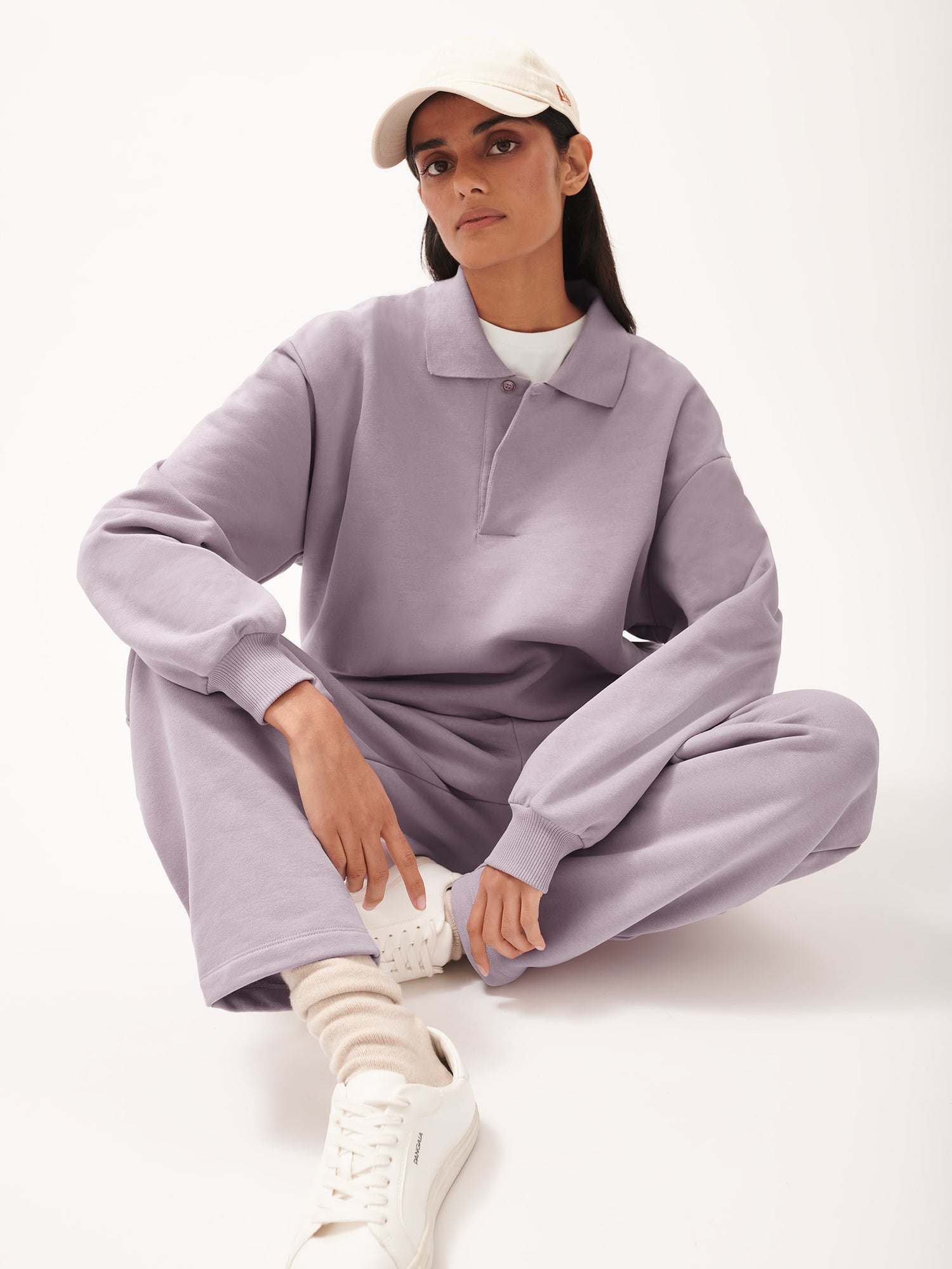 DNA_Barrell_Leg_Trackpants_Raisin_Purple-female-4