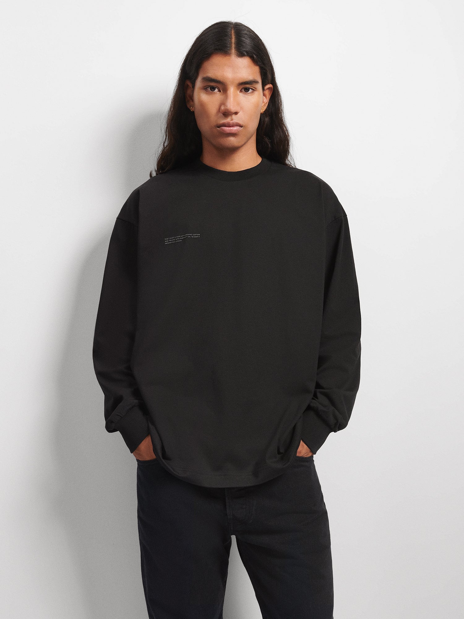 Signature_Long_Sleeve_T_Shirt_Black_Male-1