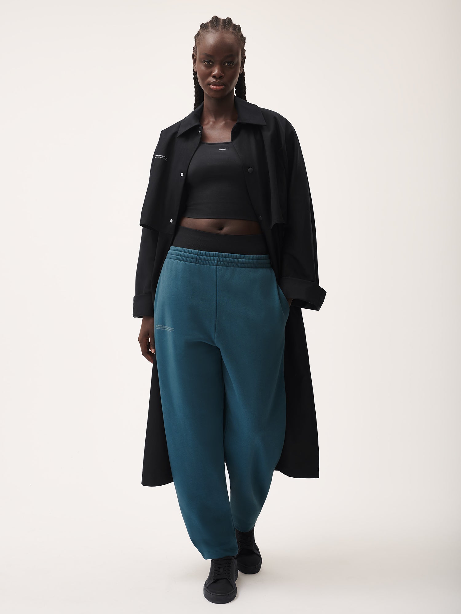 365_Heavyweight_Recycled_and_Organic_Cotton_Barrel_Leg_Track_Pants_Storm_Blue-female-2