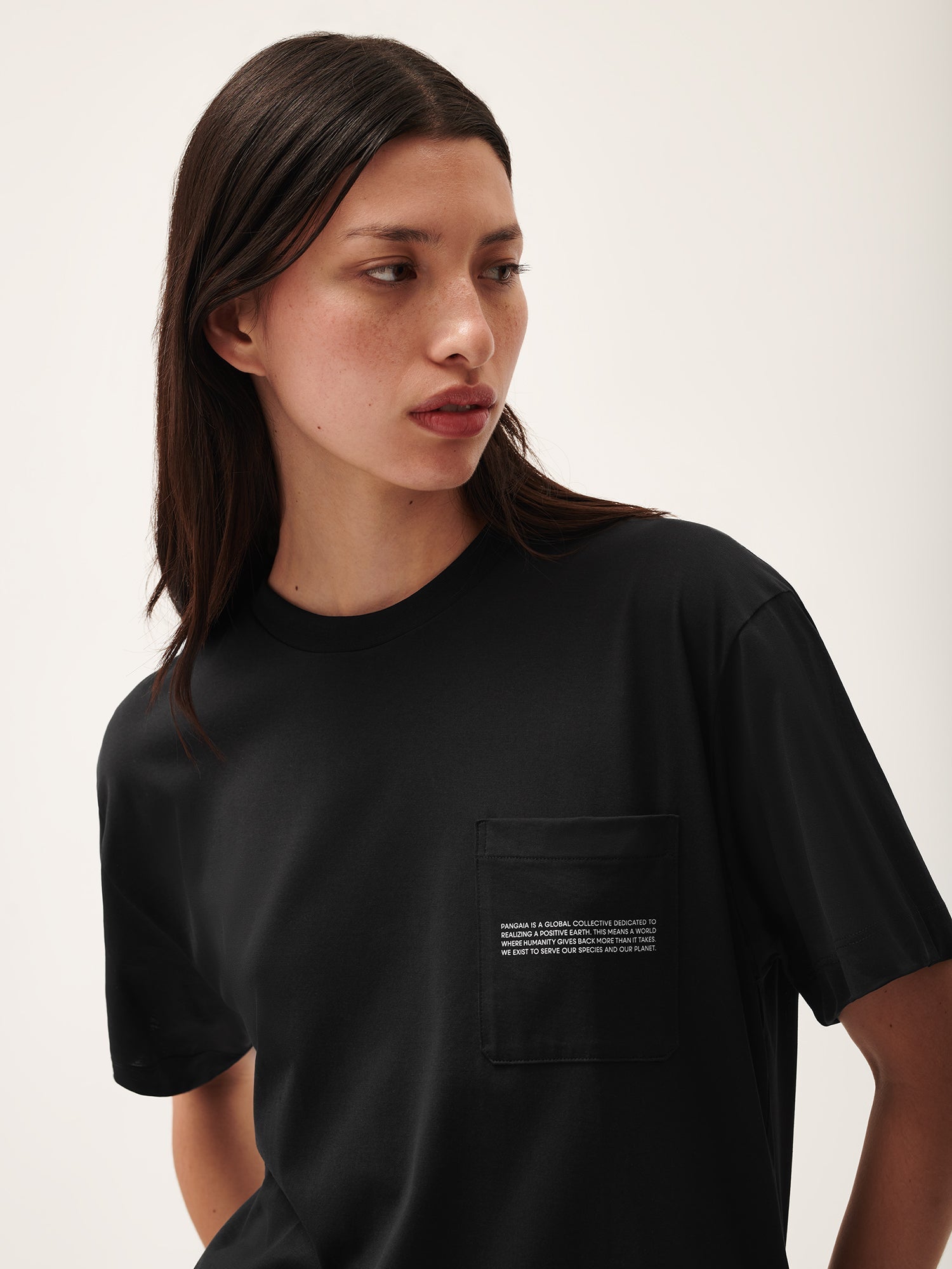 365_Lightweight_Pocket_T-Shirt_Black_female-3
