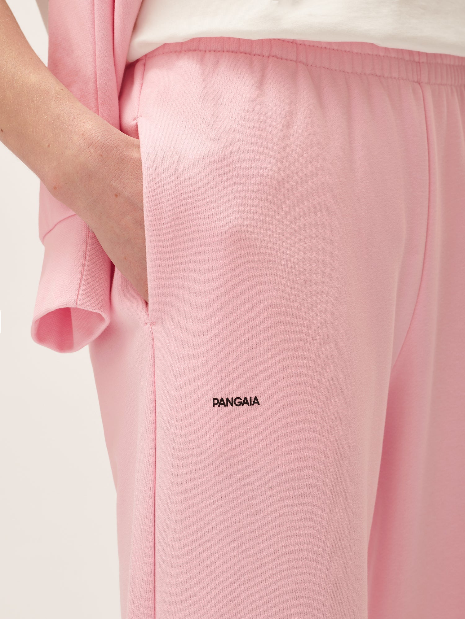 365_TrackPants_Magnolia_Pink_female-5