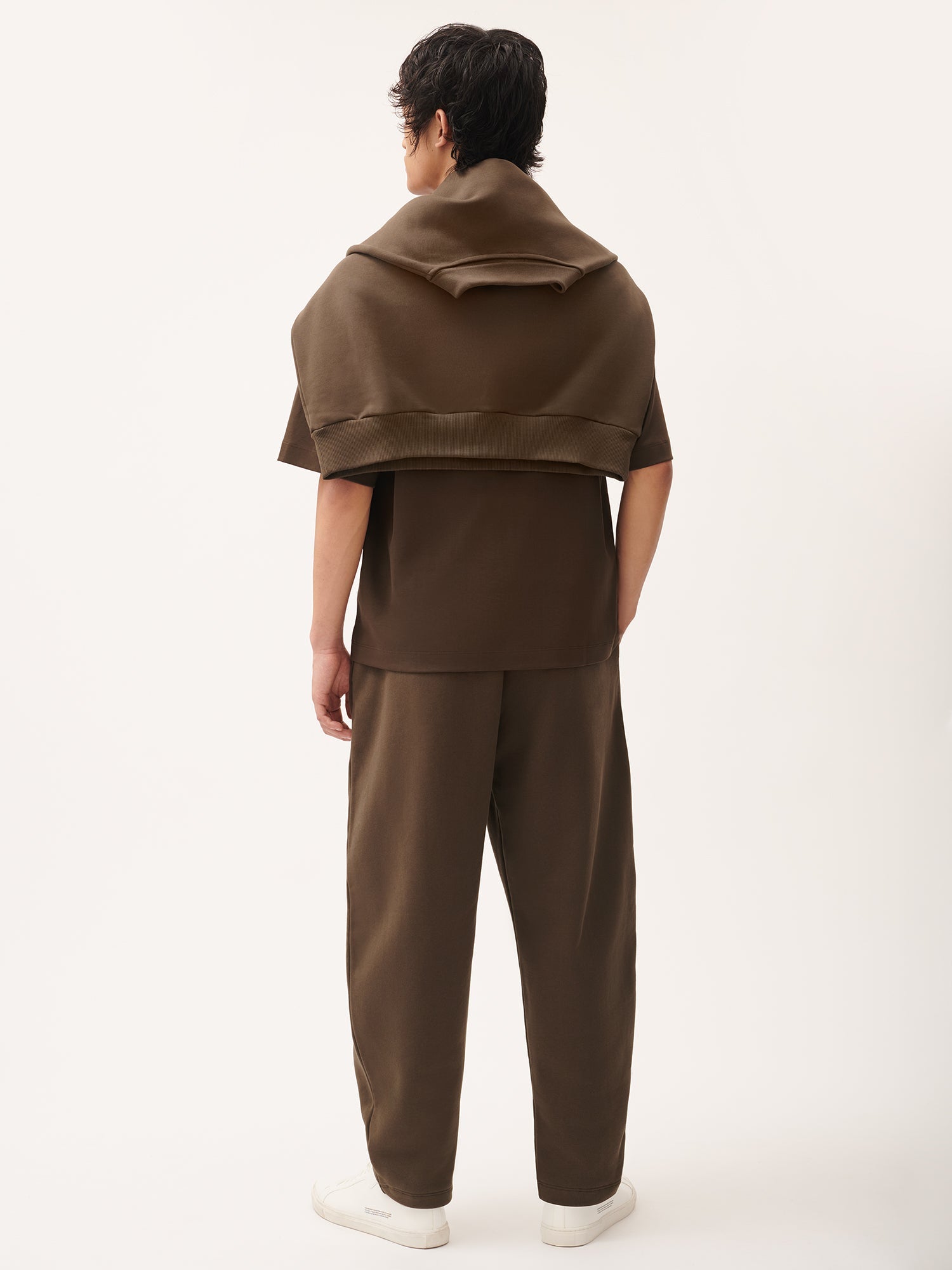 DNA_Barrel-Leg_Track_Pants_Cacoa_Brown_male-2