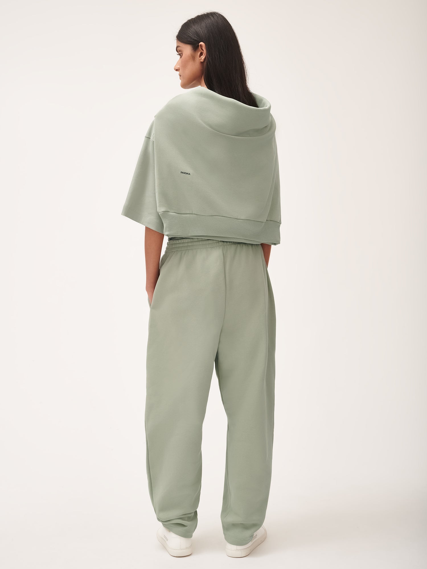 DNA_Barrel_Leg_Trackpants_Moss_Green_female-3