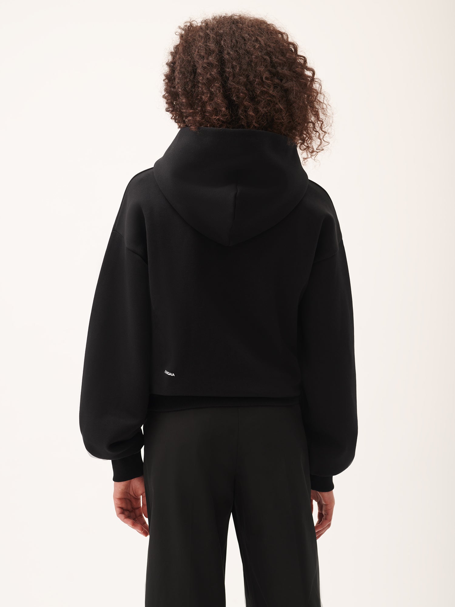 DNA_Heavyweight_Zipped_Hoodie_Black_female-2