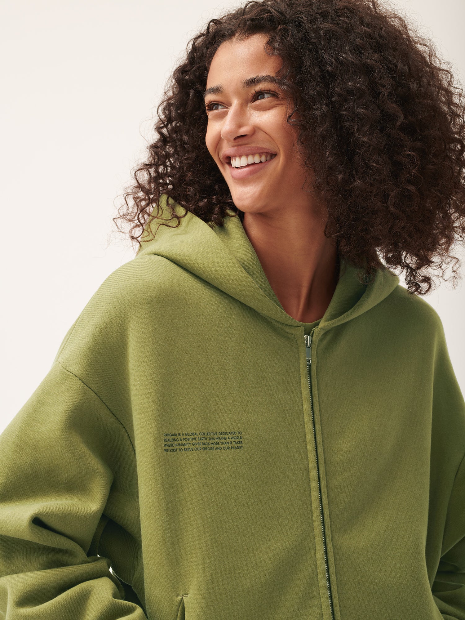 DNA_Heavyweight_Zipped_Hoodie_Highland_Green_female-3