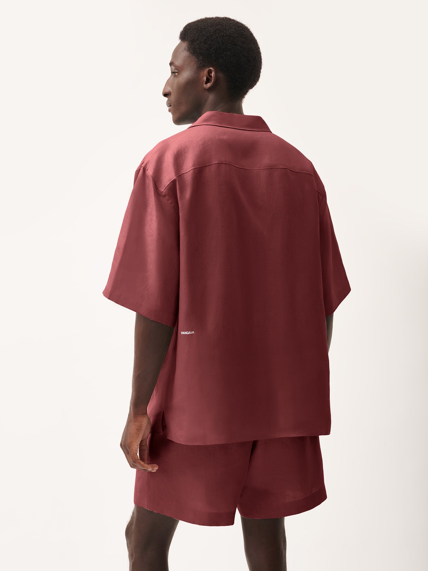 dna-linen-camp-collar-shirt-garnet-red-Male-4
