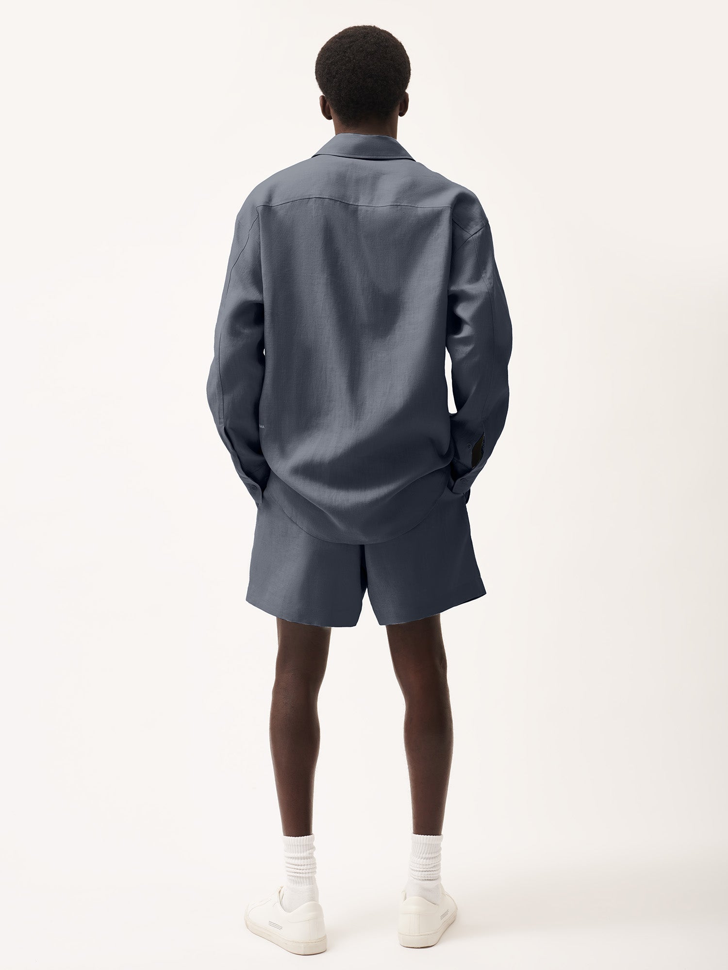 dna-linen-mid-length-shorts-atmosphere-grey-Male-4