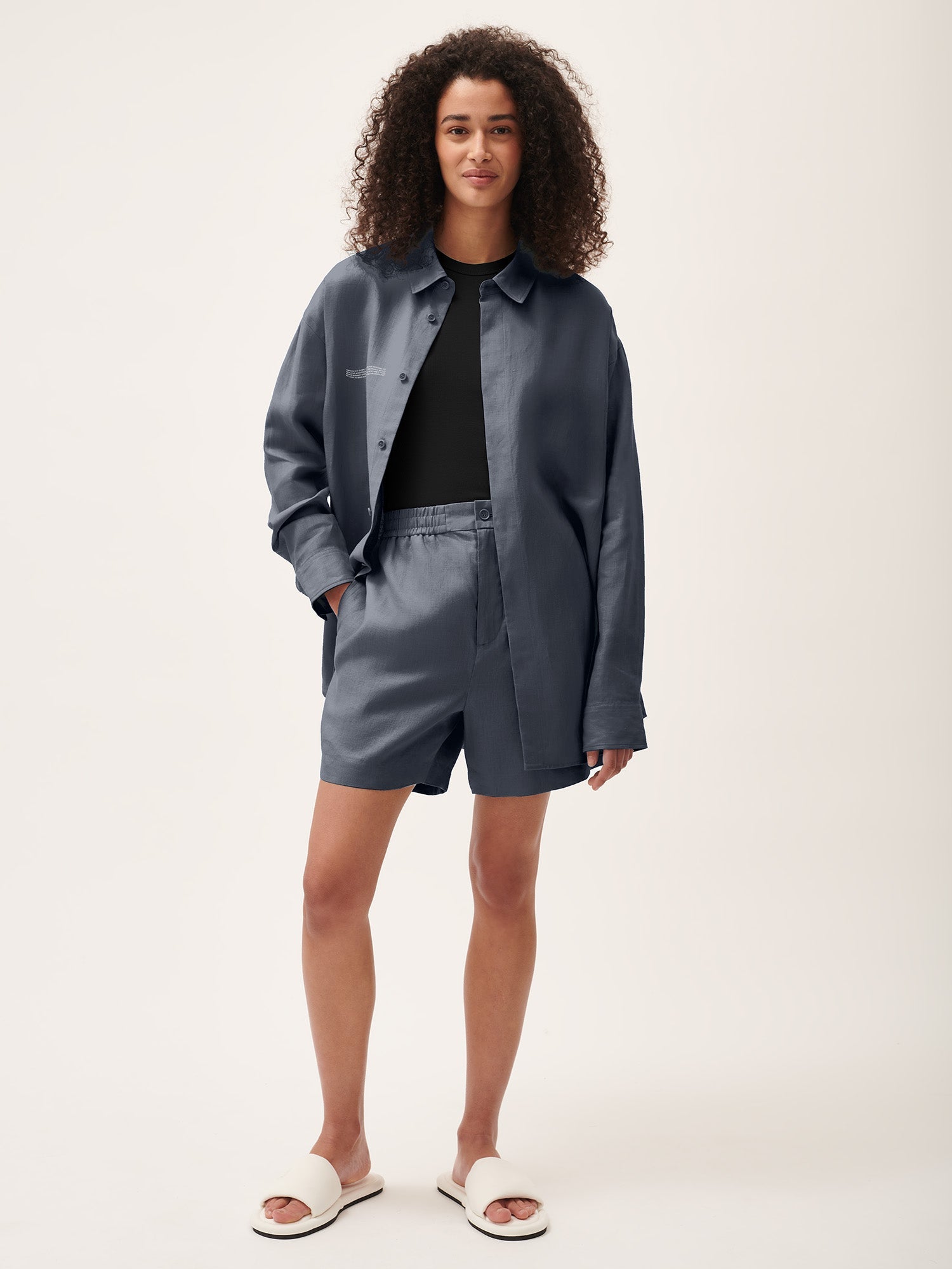 dna-linen-mid-length-shorts-atmosphere-greyfemale3