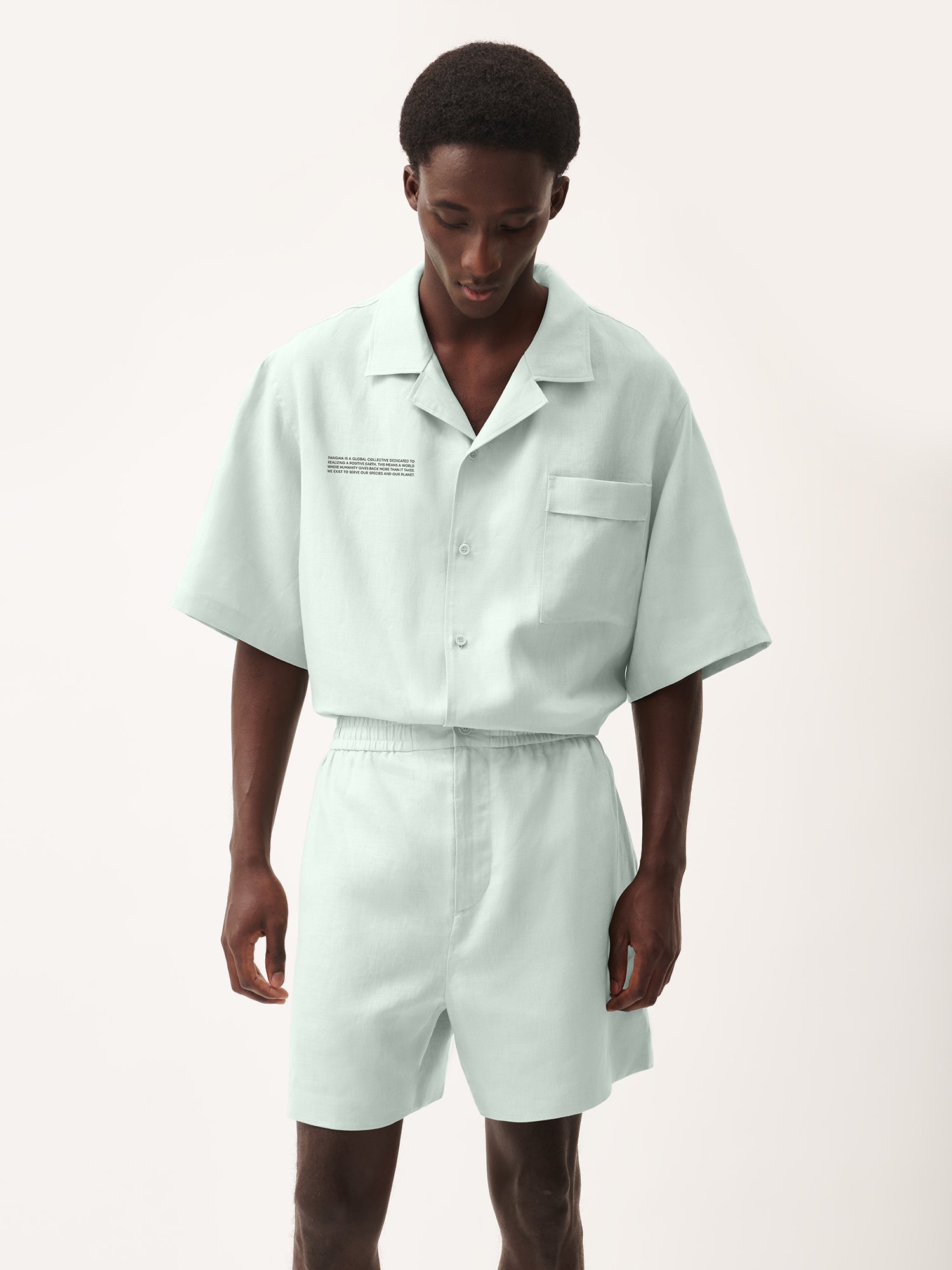 dna-linen-mid-length-shorts-opal-green-Male-4