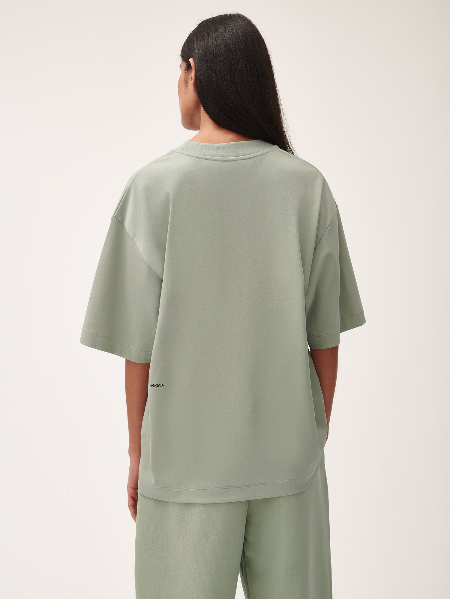 DNA_Oversized_T-Shirt_Moss_Green_female-2