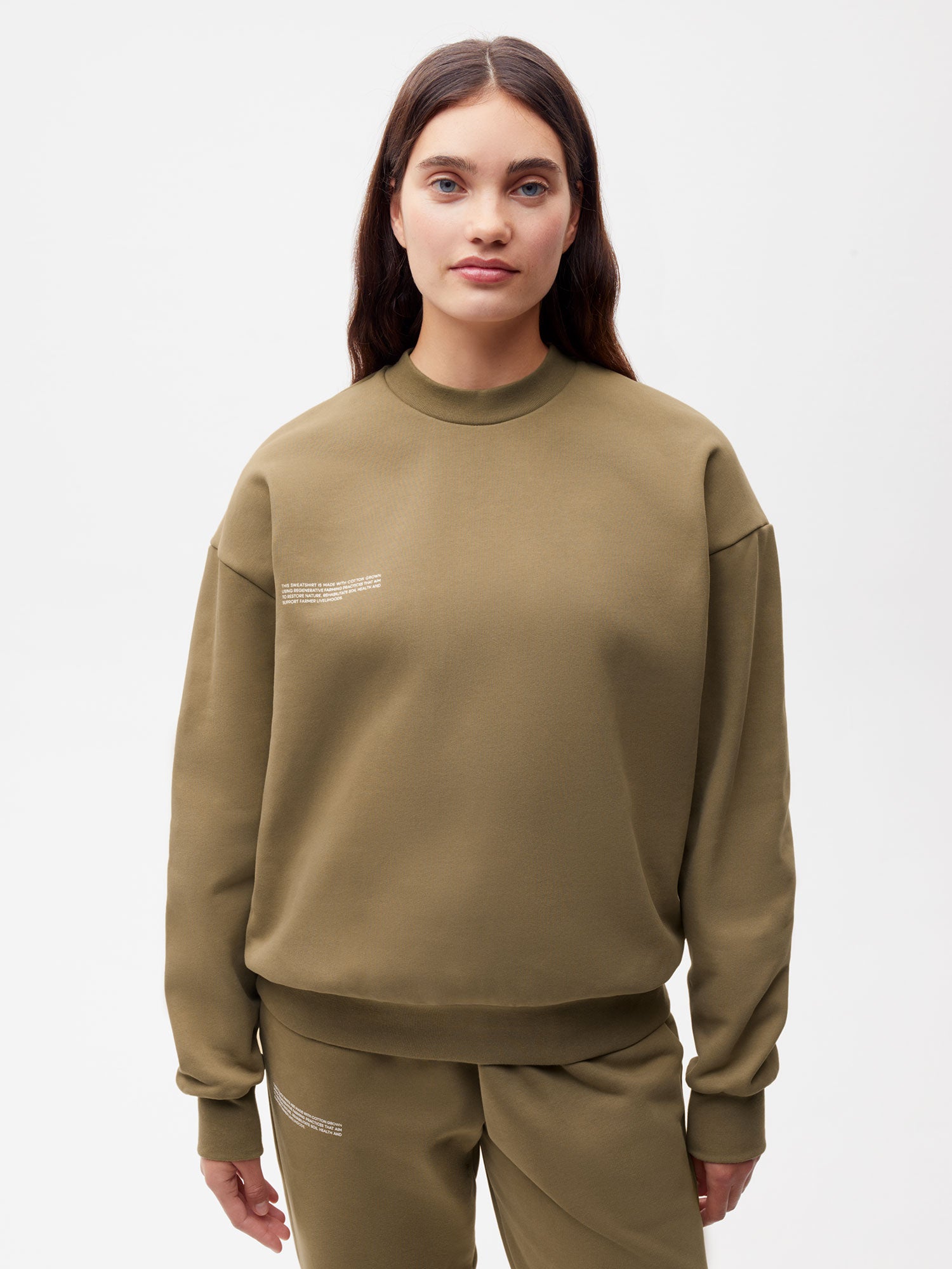 In-Conversion-Cotton-Sweatshirt-Carbon-Brown-Female-1