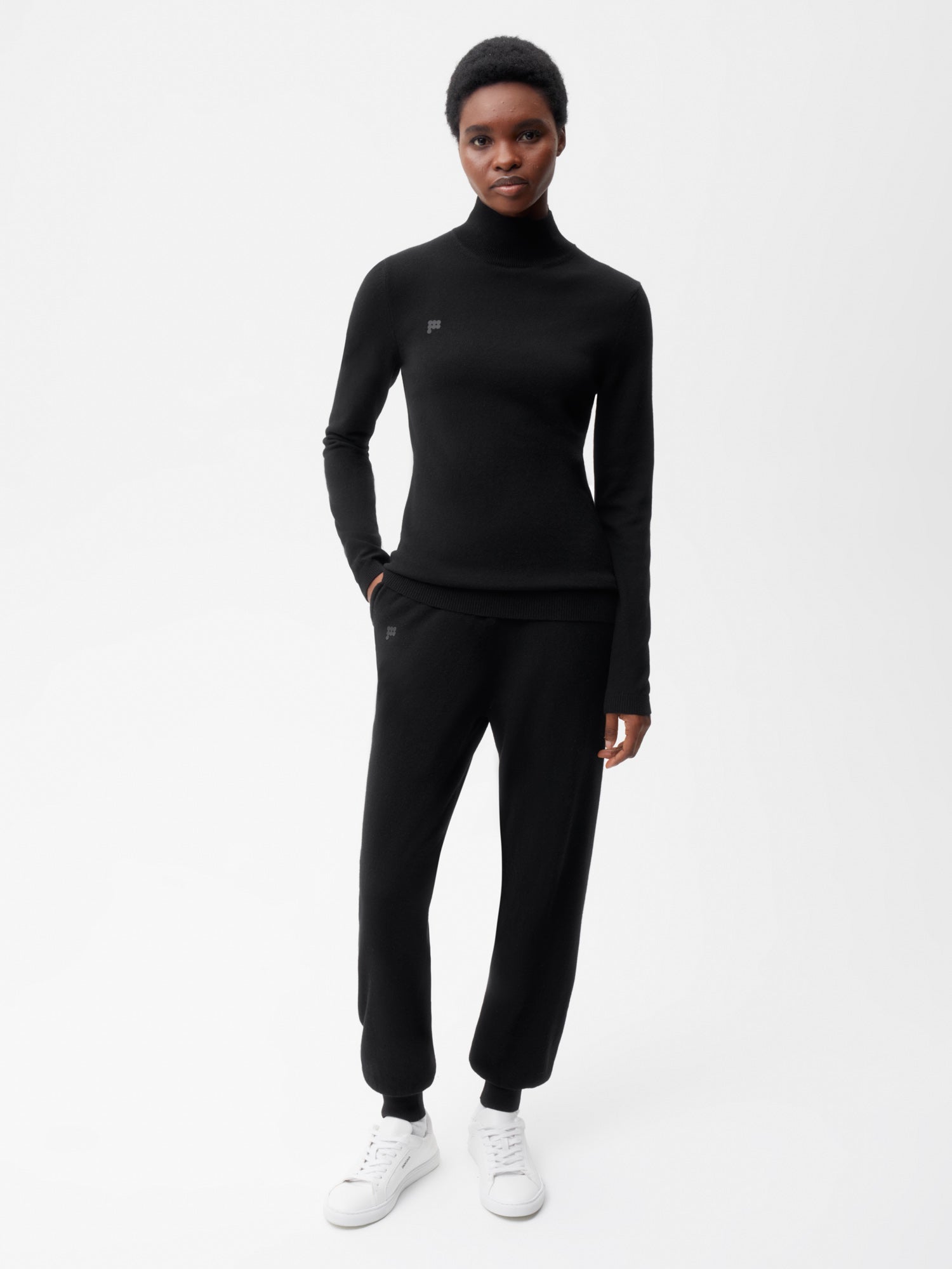 Women Recycled Cashmere Fitted Turtleneck Top‚Äîblack 